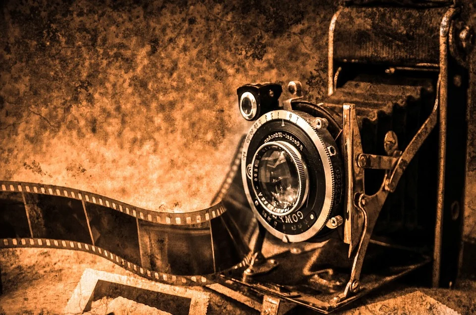 Oude fotocamera (cc - Pixabay - PublicDomainPictures)