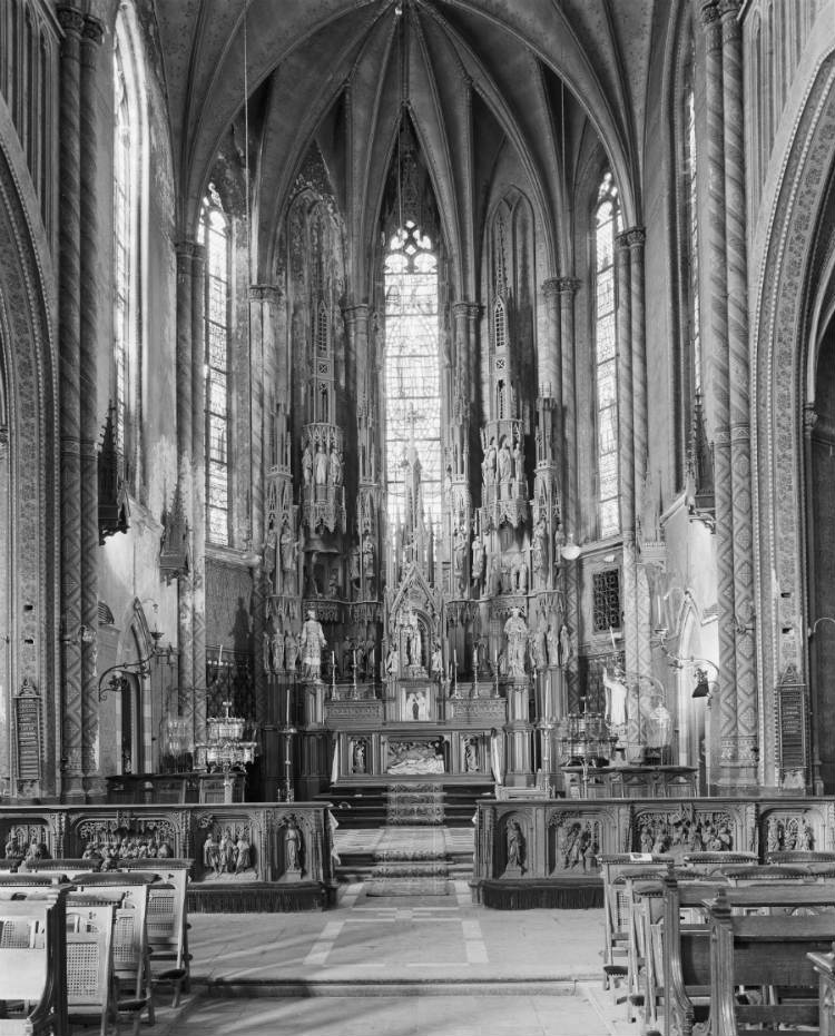De in 1964 afgebroken Mariakerk van Prinsenbeek, het meesterwerk van P. Soffers, had een rijk interieur. Het hoogaltaar uit 1864 is herplaatst in Voorschoten (Rijksdienst voor het Cultureel Erfgoed)
