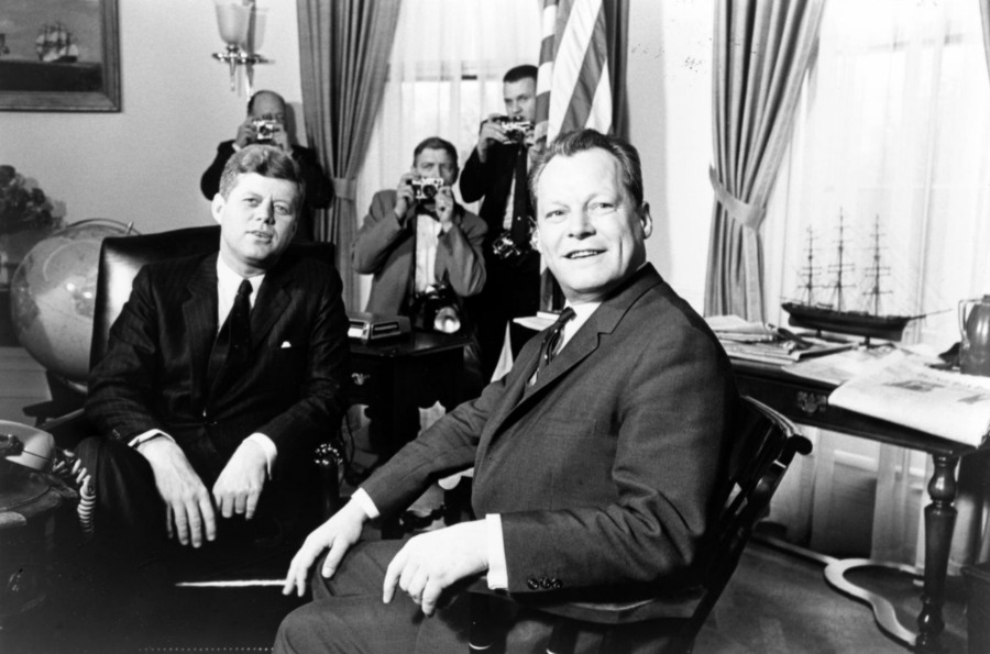 Burgemeester Brandt in 1961 bij de Amerikaanse president Kennedy - wiki