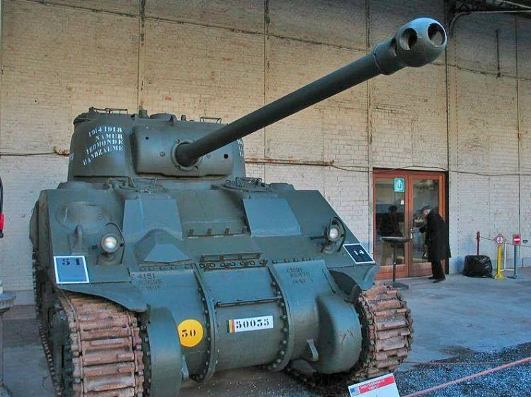 Sherman Firefly in het Koninklijk Museum van het Leger en de Krijgsgeschiedenis te Brussel (cc - wiki)