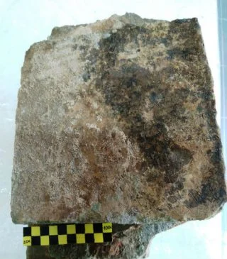 Het kleitablet dat werd gevonden bij Olympia (Griekse ministerie van Cultuur)