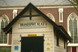 Fraai opgeknapt brandspuithuisje in Charlois, Rotterdam (Foto Marian Groeneweg)