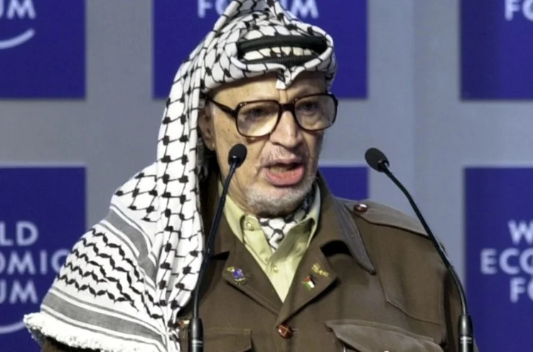 Yasser Arafat in 2001 (CC BY-SA 2.0 - Remy Steinegger - wiki)