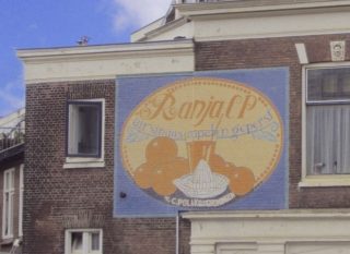 Reclame voor Ranja op een muur in Delft (CC BY-SA 4.0 - VanBuren - wiki)