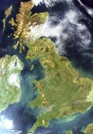 Groot-Brittannië met links Ierland, april 2002. Bron NASA