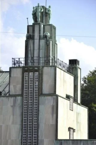 Toren van het Stocletpaleis (CC BY-SA 3.0 - wiki - Busoni)