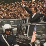 Richard Nixon en Nicolae Ceaușescu tijdens een bezoek aan Roemenië in 1969 (Publiek Domein - US government)