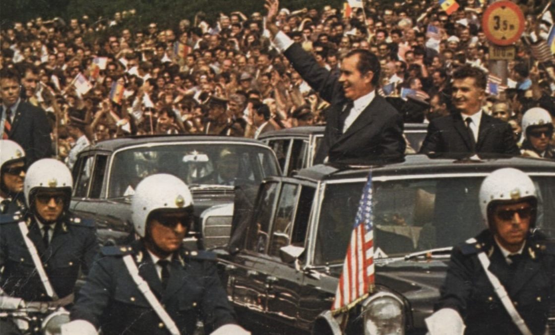 Richard Nixon en Nicolae Ceaușescu tijdens een bezoek aan Roemenië in 1969 (Publiek Domein - US government)