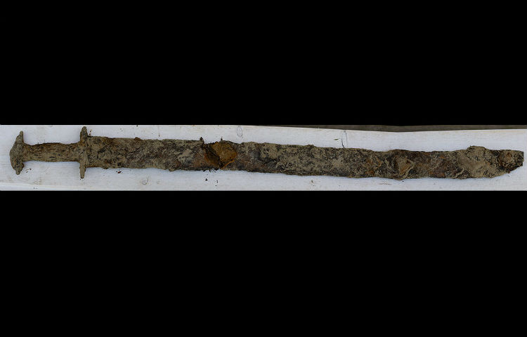 Het zwaard kort na de ontdekking - Foto: Jönköpings läns museum