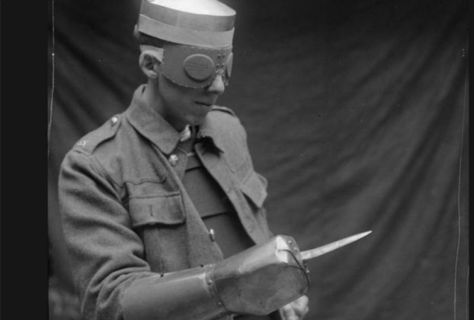 Lichaamspantser uit de Eerste Wereldoorlog (Publiek Domein - IWM - wiki)