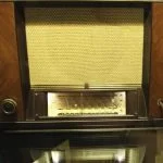 Radio uit de oorlogsjaren waarmee naar Radio Oranje geluisterd werd (CC BY 2.0 - Shpritz - wiki)