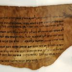 Een commentaar op Jesaja: een (wel echt) fragment van een Dode Zee-rol, nu in het Jordan Museum in Amman.