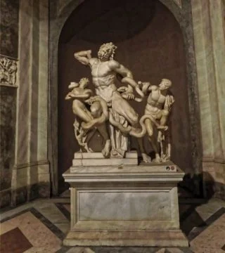 De beeldengroep in de Vaticaanse Musea (CC BY-SA 4.0 - Burkhard Mücke - wiki)