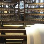 Schering en inslag - Kettingscheermachine (Textielmuseum - CC BY-SA 2.0 - wiki)