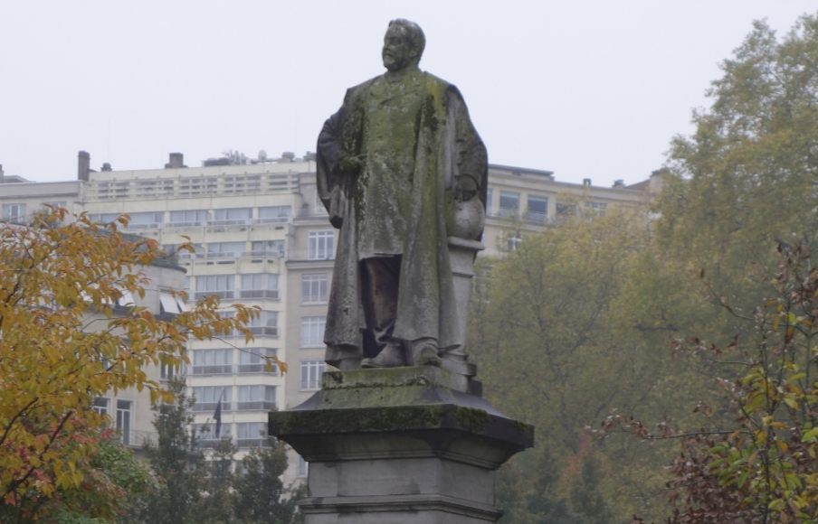 Standbeeld van Alphonse Renard, gemaakt door Alphonse de Tombay (CC0 - Karmakolle - wiki)