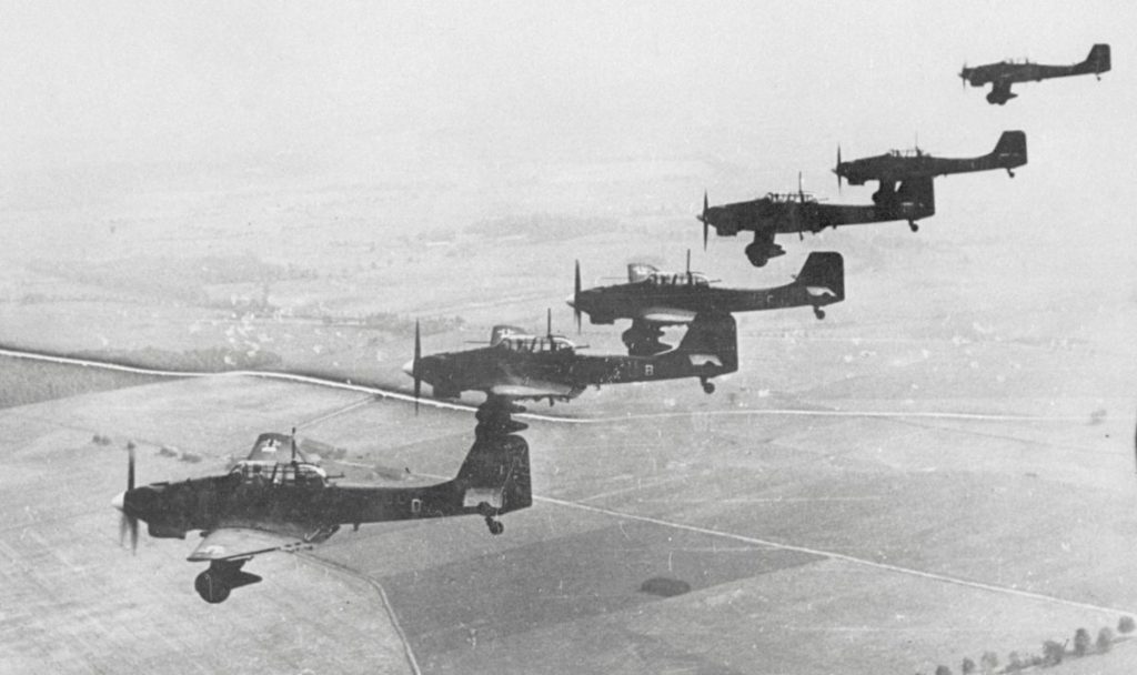 Ju 87 Bs boven Polen , 1939 (CC - Bundesarchiv - wiki)