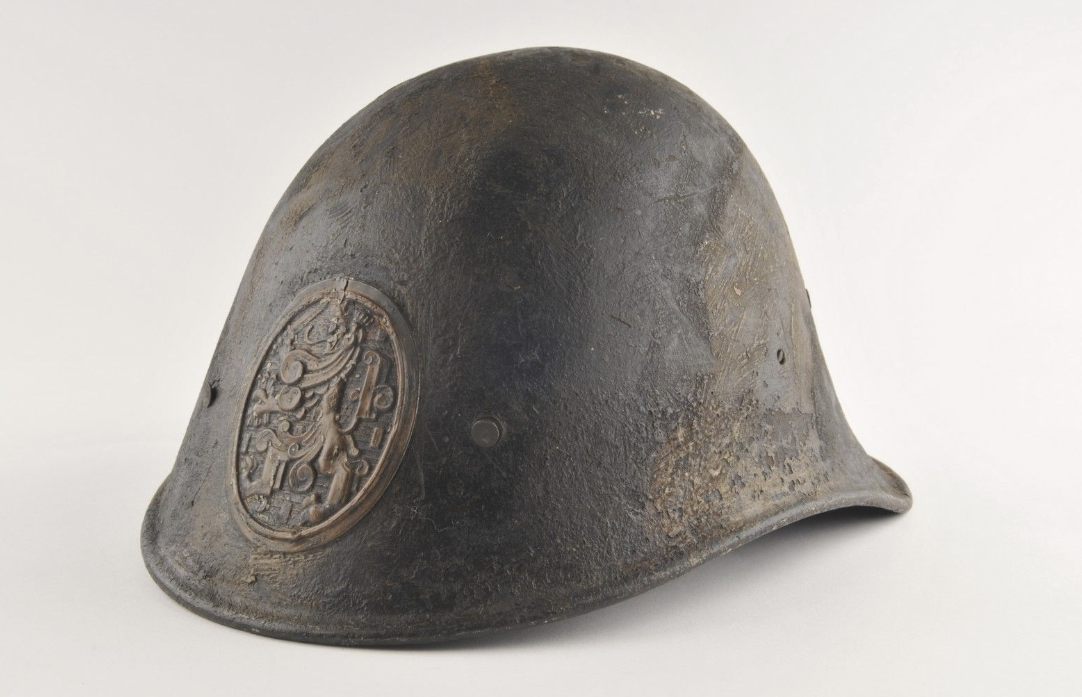 Nederlandse helm uit de Tweede Wereldoorlog (CC BY-SA 4.0 - wiki)