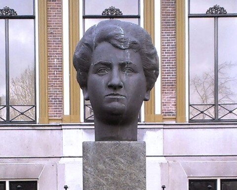 Buste van Aletta Jacobs in Sappemeer (CC BY-SA 4.0 - Bvhensbergen - wiki)
