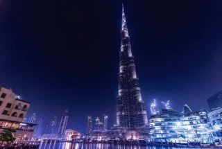 Burj Khalifa in Dubai, de moderne 'Toren van Babel' (CC0 - Pixabay - JESHOOTS-com)