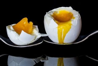 Dat is het hele eiereneten - Twee eieren (CC0 - Pixabay - Myriams-Fotos)