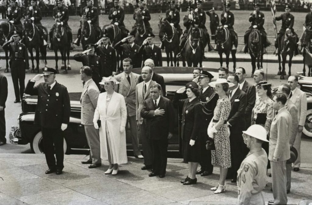 Wilhelmina tijdens een bezoek aan New York, zomer 1942 (Wiki Commons)