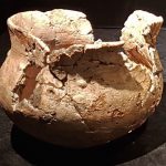 Misbaksel van Michelsberg-aardewerk uit Maastricht (CC BY-SA 4.0 - Kleon3 - wiki)