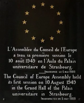 Plaquette ter herinnering aan de eerste vergadering van de Raad van Europa (CC BY-SA 3.0 - Ji-Elle - wiki)