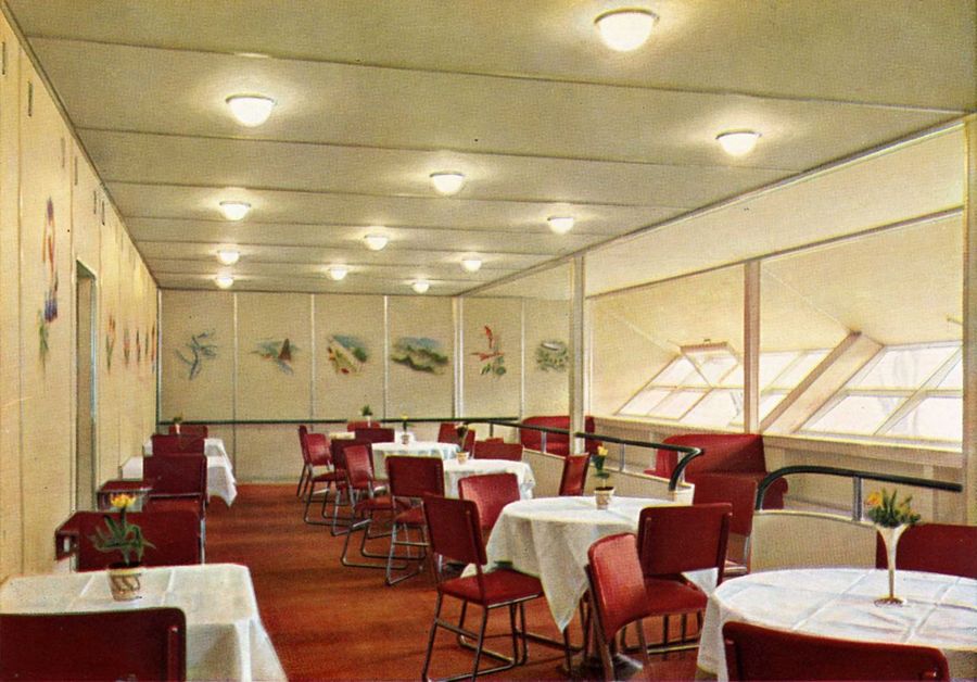 Eetzaal van de Hindenburg-zeppelin