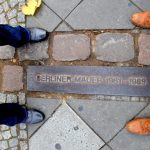 Markering in Berlijn op de plek van de Berlijnse Muur (CC0 - Pixabay - Sarah_Loetscher)