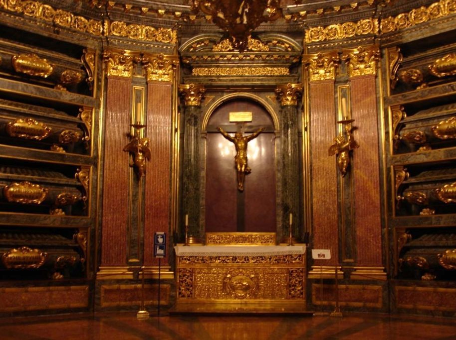 El Escorial - Patio de los Reyes (Publiek Domein - wiki)