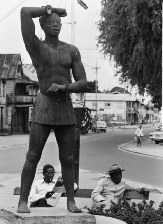 Kwakoe, beeld in Suriname (CC0 - Bert Verhoeff / Anefo - wiki)