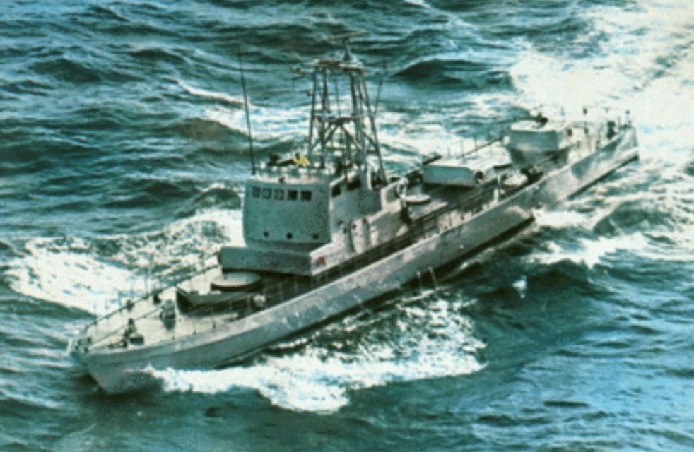 Sa'ar 3 kanonneerboot, onderweg van Cherbourg naar Haifa, 1969 (CC0 - Clandestine Immigration and Navy Museum - wiki)