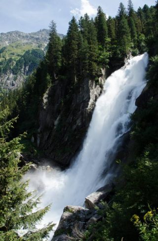 Onderste gedeelte van de Krimmler Wasserfälle in 2015 (CC BY-SA 4.0 - Ohelwig - wiki)