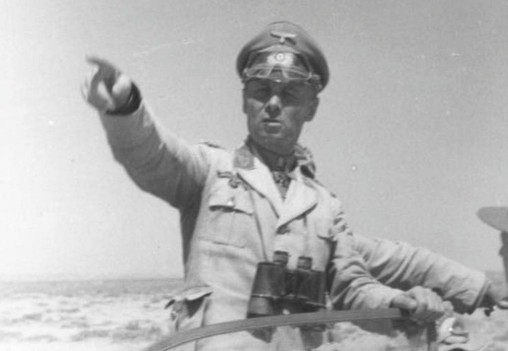 Erwin Rommel in Noord-Afrika, 1942 (CC BY-SA 3.0 de - Bundesarchiv - wiki)