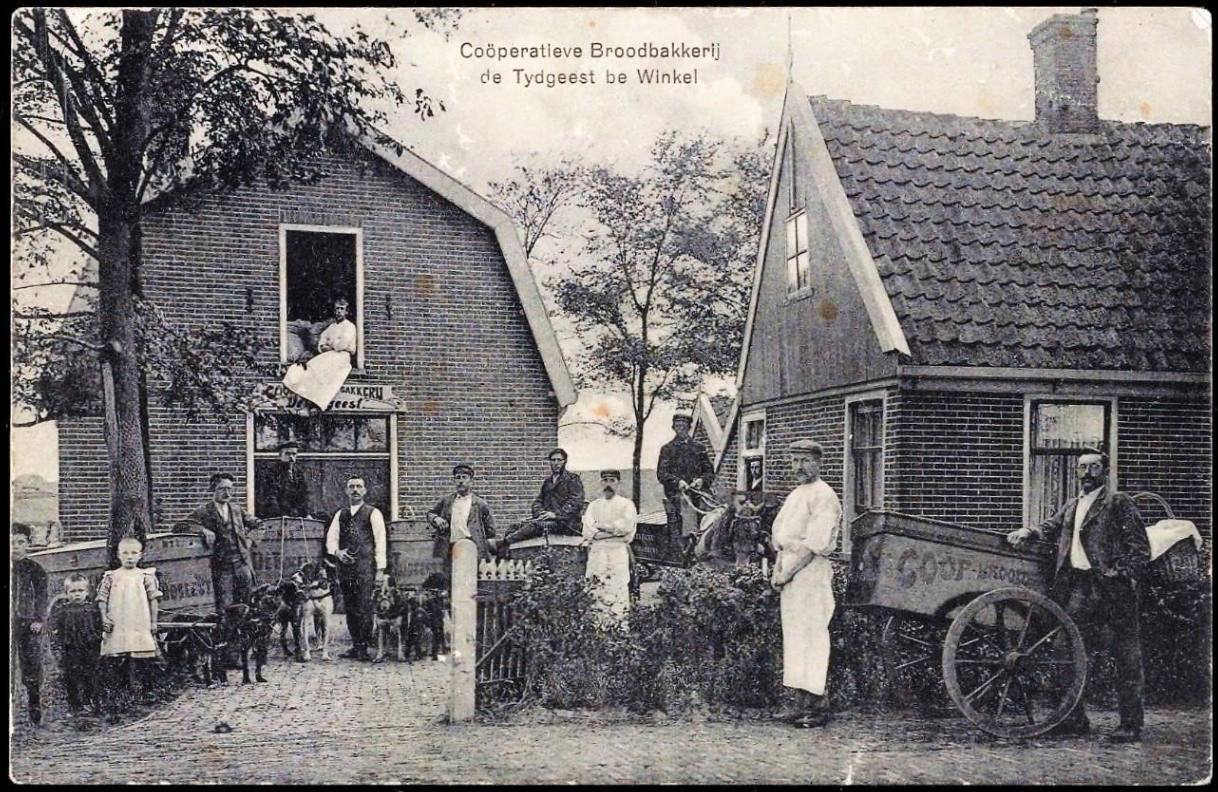 Coöperatieve broodbakkerij de Tijdgeest te winkel, 1910 (Regionaal Archief Alkmaar)