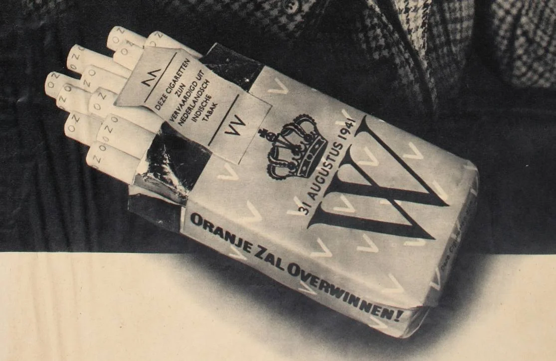 O.Z.O. - Oranje Zal Overwinnen op een pakje sigaretten (Publiek Domein - wiki)