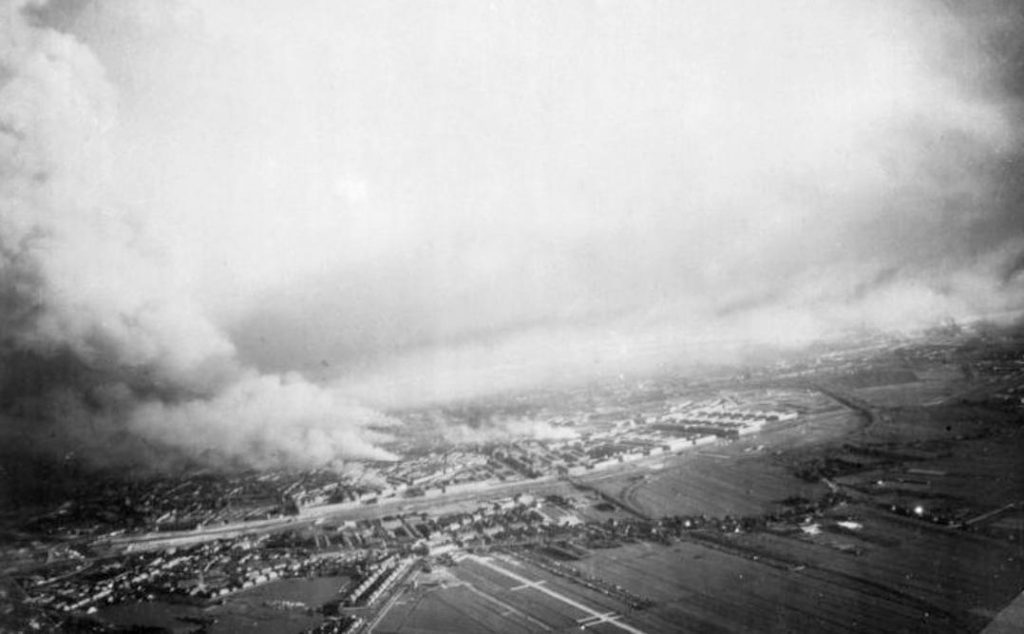 Brandend Rotterdam, mei 1940