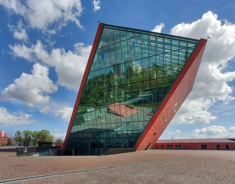 Museum van de Tweede Wereldoorlog, Gdansk. (CC4.0 – Adam Kumisczcza – wiki)