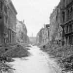Verwoest Berlijn, 1945