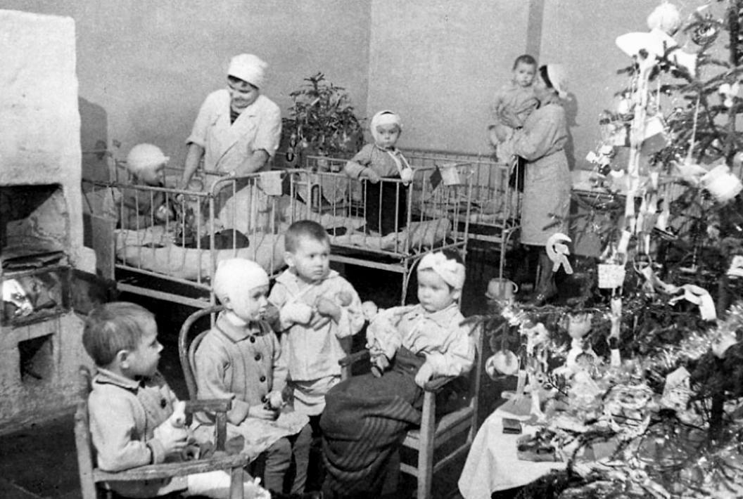 Kerst in een kinderziekenhuis in het belegerde Leningrad, winter van 1941-1942