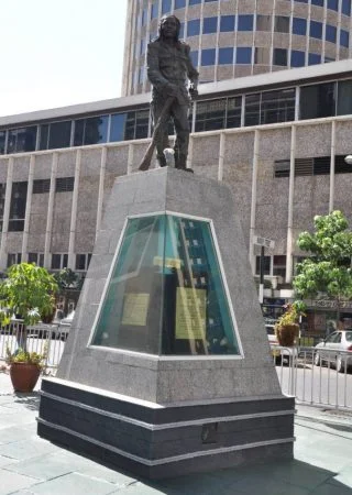 Het monument ter ere van Dedan Kimathi