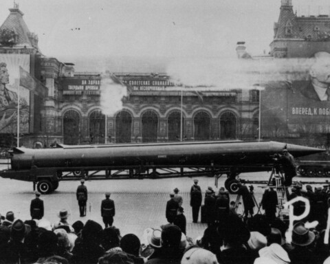 Cubacrisis - CIA-foto van een Russische raket op het Rode Plein in Moskou