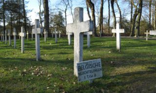 Graven in Veenhuizen van Belgische vluchtelingen tijdens de Eerste Wereldoorlog