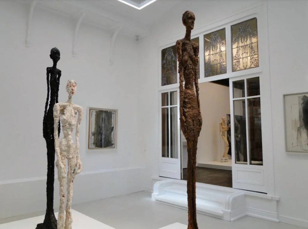 Langgerekte figuren van Alberto Giacometti te zien in het 'Institut Giacometti' 