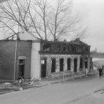 Het uitgebrande hotel Cosmopolite in Kedichem, 30 maart 1986