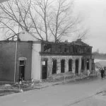 Het uitgebrande hotel Cosmopolite in Kedichem, 30 maart 1986