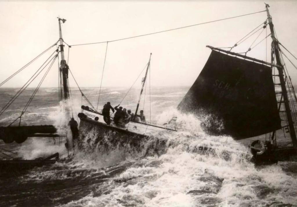 Redding na scheepsramp SCH 102 Scheveningen, 1938, KNRM