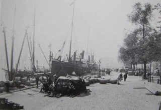 Boompjeskade in Rotterdam rond 1900