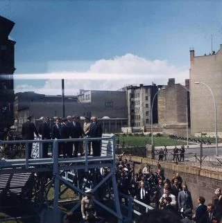 Bezoek van president Kennedy aan de Berlijnse Muur, 26-6-1963