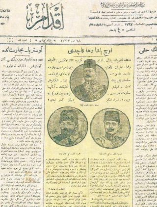 Ottomaanse uit 1918 krant over de vlucht van de drie pasja’s